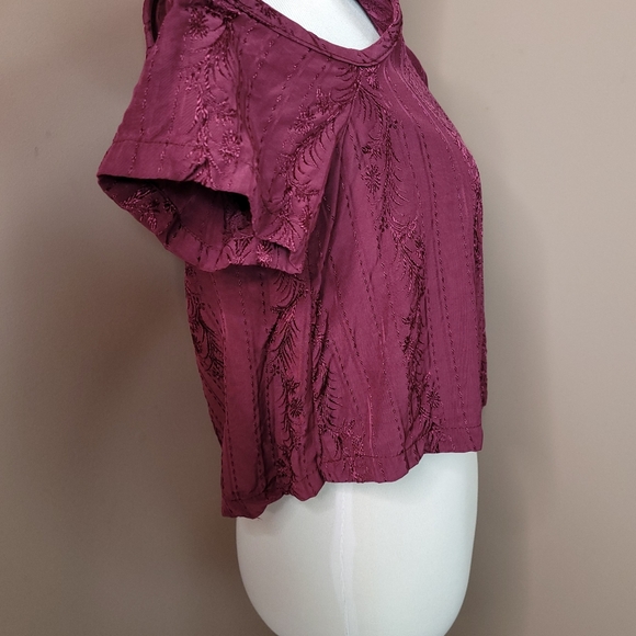 Kendall & Kylie Cold Shoulder Top - Small - Picture 5 of 9